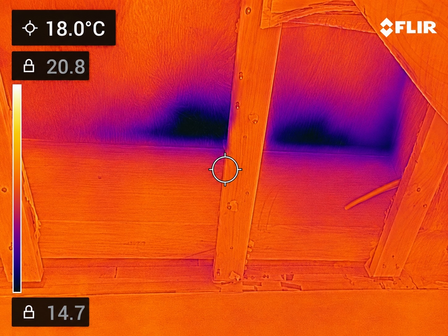 Thermografieaufnahme eines Gebäudes – Wärmebild zur energetischen Analyse